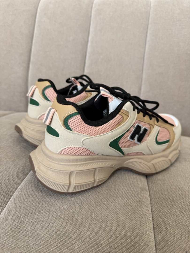 Laisvalaikio bateliai A#462